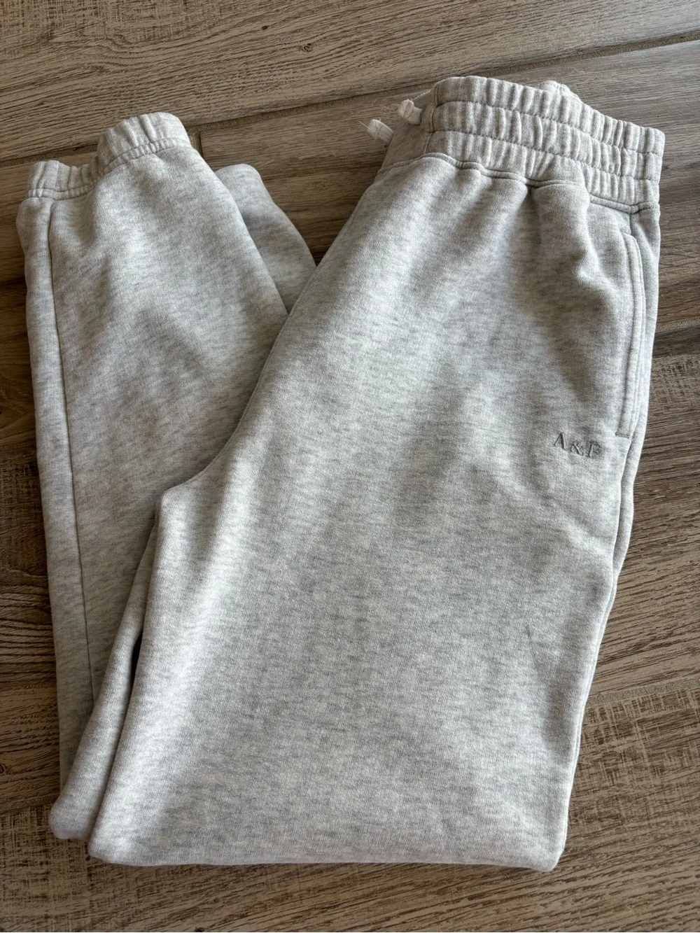 abercrombie kids light gray jogger sweatpants size 11-12